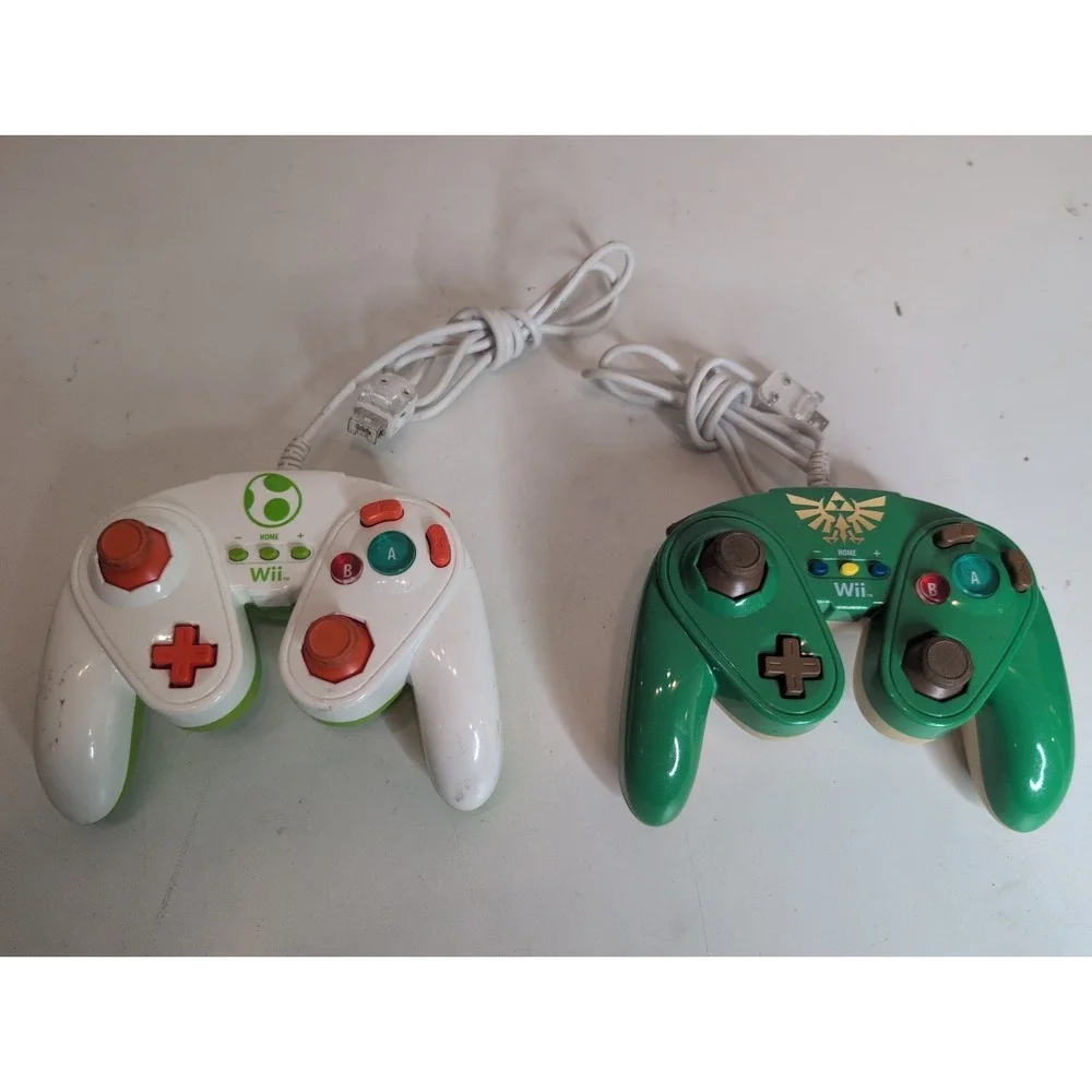 Lot Of 2 Wii/ Wii U Controllers Yoshi & Link White & Green Mario Zelda
